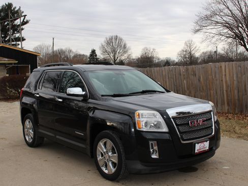 Used 2015 GMC Terrain SLT w/ Chrome Edition image 2