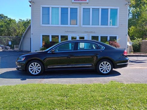 Used 2013 Volkswagen Passat 2.5 SEL Premium FWD image 2