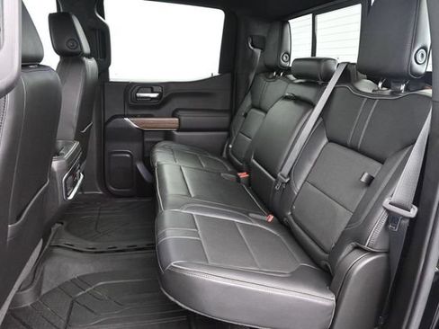 Used 2019 Chevrolet Silverado 1500 High Country w/ Technology Package AWD/4WD image 28