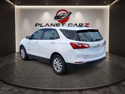 Used 2019 Chevrolet Equinox LS w/ LPO, Cargo Package FWD image 3