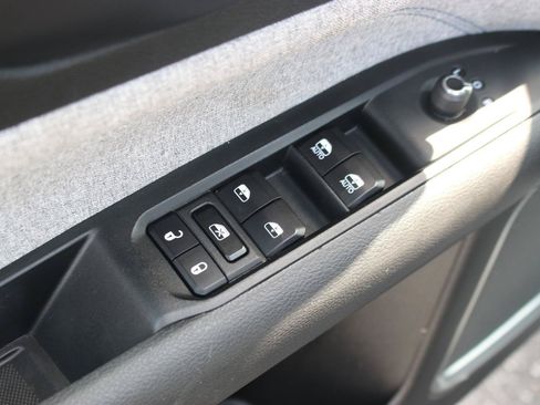 Used 2024 Jeep Compass Latitude AWD/4WD image 13