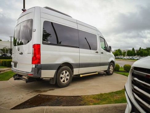 Used 2019 Mercedes-Benz Sprinter 2500 image 6