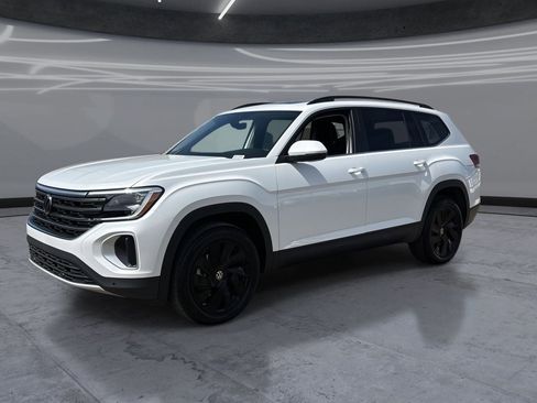 New 2026 Volkswagen Atlas SE FWD image 3