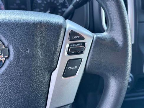 Used 2017 Nissan Titan S AWD/4WD image 28