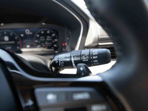 Used 2025 Honda Pilot Elite image 14