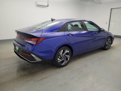 Used 2025 Hyundai Elantra Sport image 10