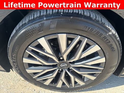 Used 2024 Nissan Altima 2.5 SV image 24