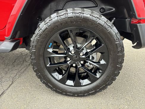 Used 2022 Jeep Wrangler Unlimited Sahara w/ Cold Weather Group image 32