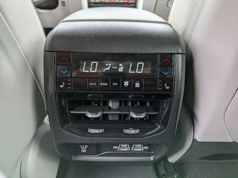 Certified 2023 Jeep Grand Cherokee Summit AWD/4WD image 13