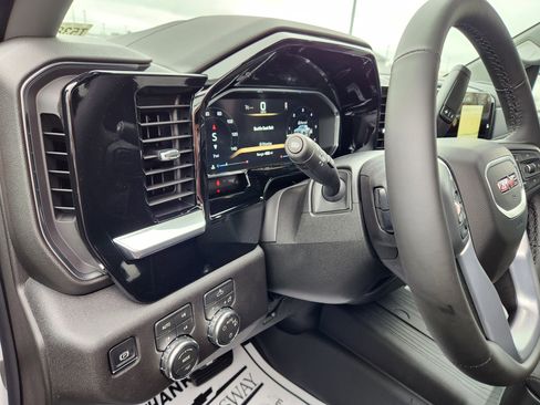 New 2026 GMC Sierra 1500 SLE image 16