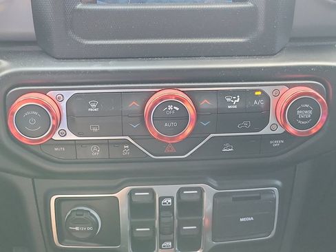 Used 2021 Jeep Gladiator Sport AWD/4WD image 18