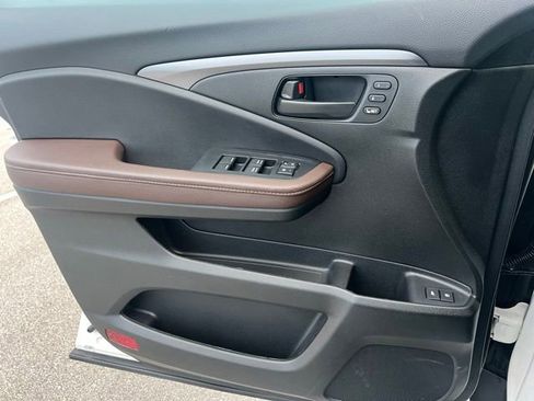 Used 2025 Honda Passport EX-L image 24