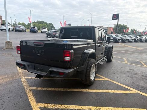 Used 2024 Jeep Gladiator Sport AWD/4WD image 4