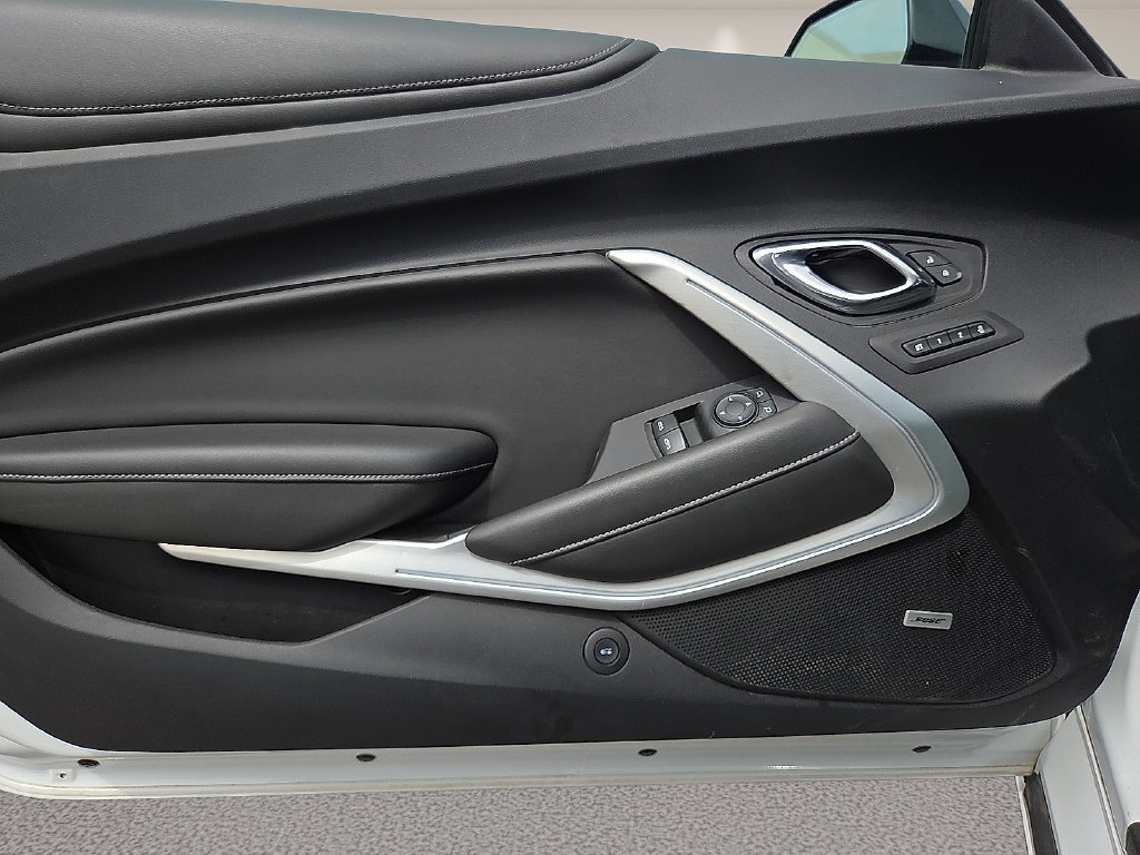 Used 2020 Chevrolet Camaro SS RWD image 14