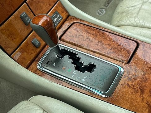 Used 2001 Lexus LS 430 image 18