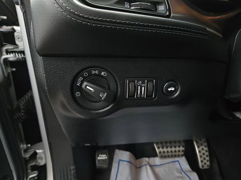 Used 2021 Dodge Challenger GT w/ Plus Package image 13