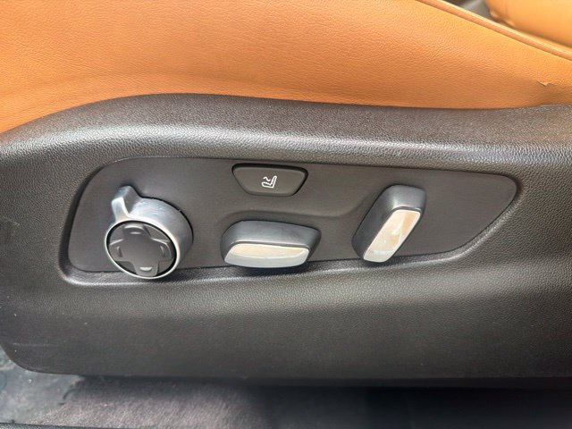 Used 2020 Cadillac XT4 Premium Luxury w/ Enhanced Visibility Package FWD image 28