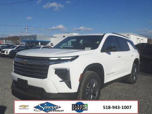 Used 2024 Chevrolet Traverse LT w/ LPO, Floor Liner Package image 3