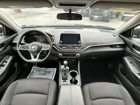 Used 2024 Nissan Altima 2.5 SV AWD/4WD image 18