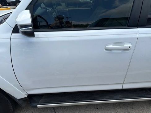 Used 2016 Toyota 4Runner SR5 Premium w/ Preferred Accessory Package AWD/4WD image 3