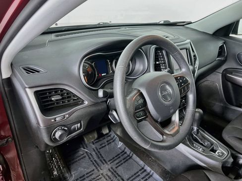 Used 2021 Jeep Cherokee Latitude FWD image 9