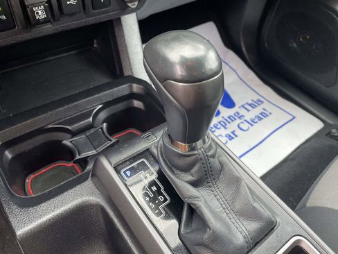 Used 2021 Toyota Tacoma TRD Off-Road image 23