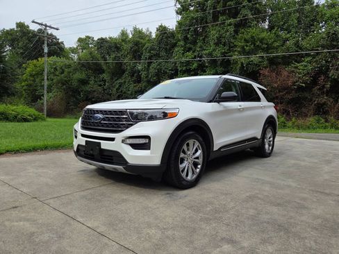 Used 2021 Ford Explorer XLT w/ Equipment Group 202A RWD image 1