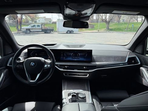 Used 2024 BMW X5 xDrive40i w/ Premium Package image 12