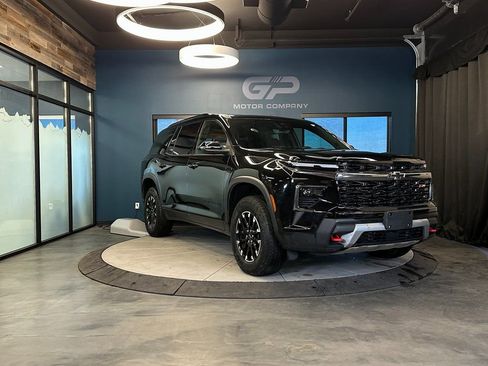 Used 2024 Chevrolet Traverse Z71 w/ Enhanced Driving Package image 1