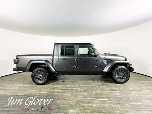 New 2025 Jeep Gladiator Sport image 8