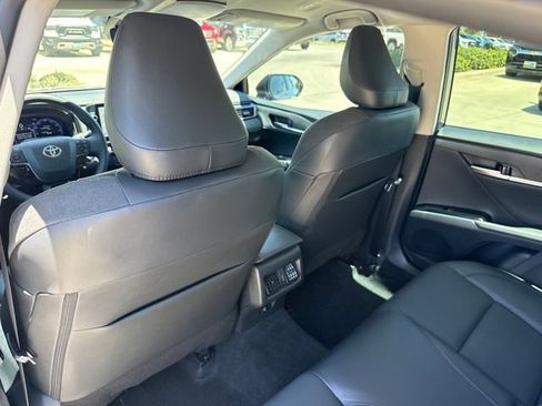 Used 2026 Toyota Camry XLE FWD image 23