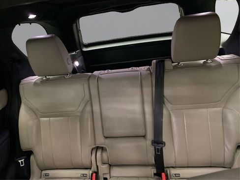 Used 2019 Land Rover Discovery SE AWD/4WD image 20