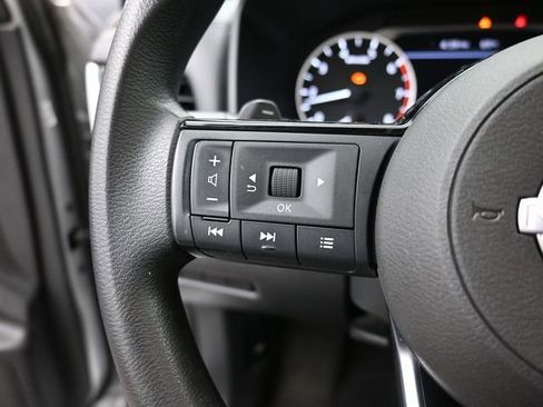 Used 2022 Nissan Rogue SV image 30