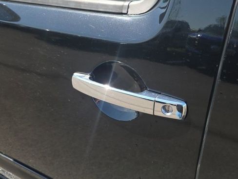 Used 2019 Nissan Frontier SL RWD image 18