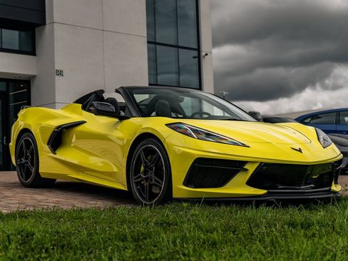 Used 2023 Chevrolet Corvette Stingray Preferred Conv w/ Z51 Performance Package RWD image 8