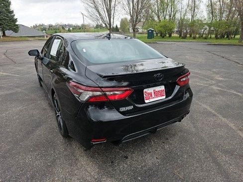 Used 2024 Toyota Camry SE w/ Cold Weather Package image 3