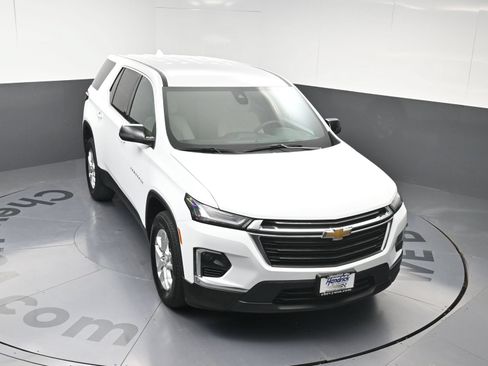 Used 2022 Chevrolet Traverse LS FWD image 31