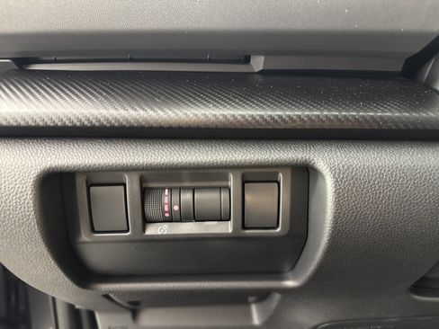 Used 2025 Subaru Crosstrek 2.0i Premium image 21