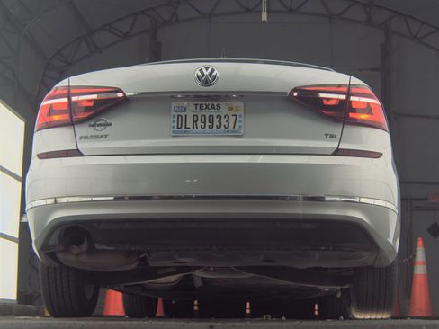 Used 2017 Volkswagen Passat 1.8T S FWD image 10