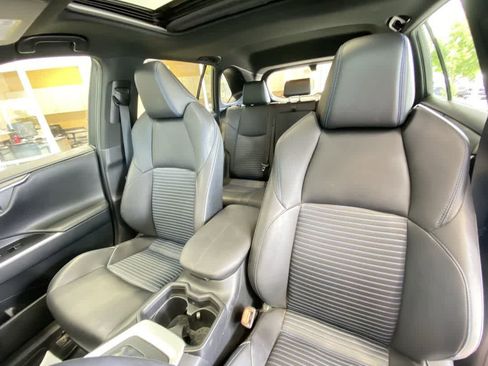 Used 2019 Toyota RAV4 XSE w/ XSE Weather Package AWD/4WD image 14