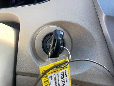 Used 2011 Toyota Avalon FWD image 34