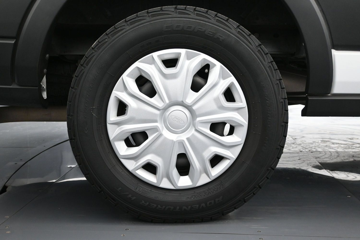 Used 2024 Ford Transit 350 XLT RWD image 18
