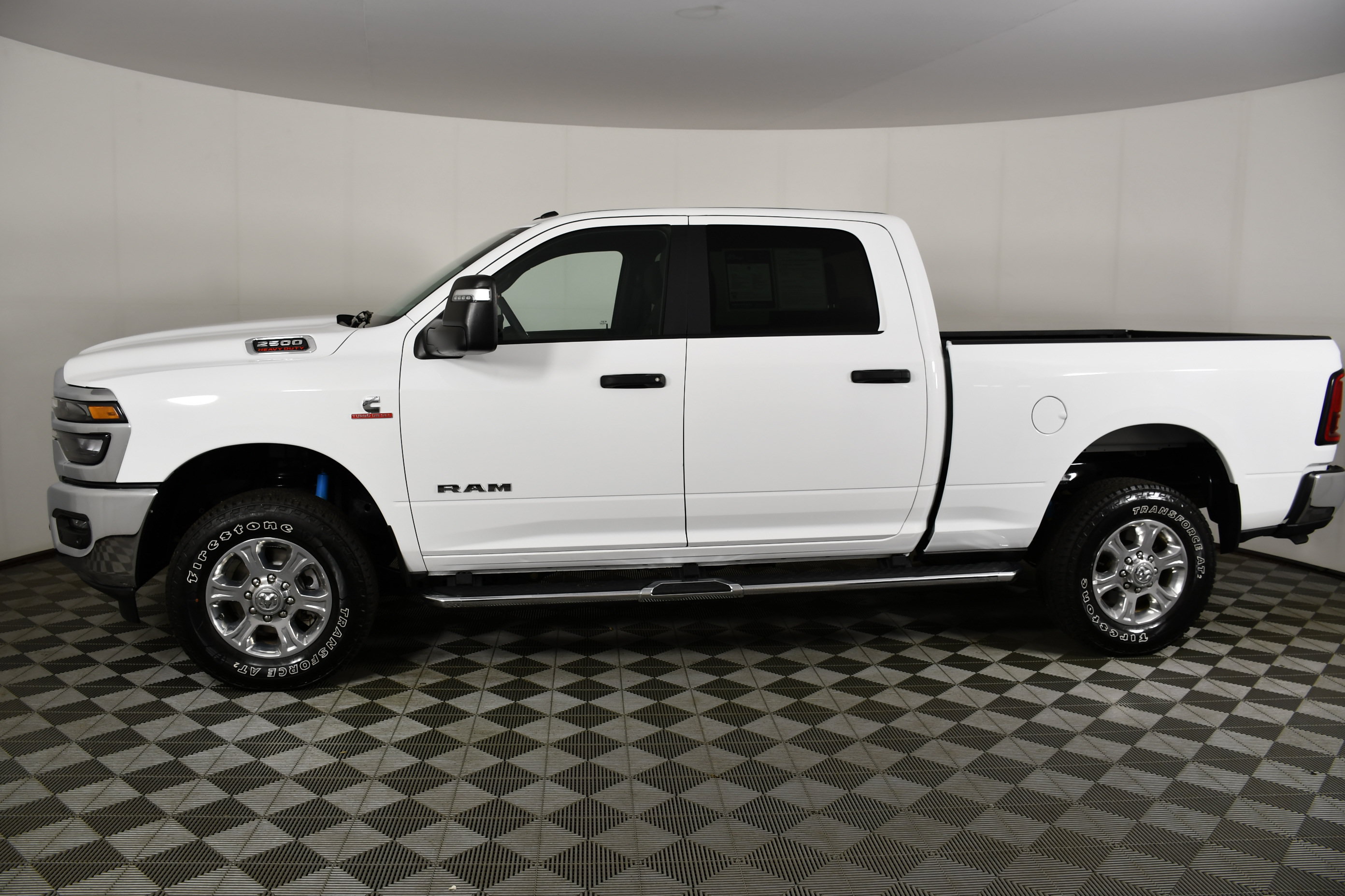 Used 2025 RAM 2500 Big Horn AWD/4WD image 9