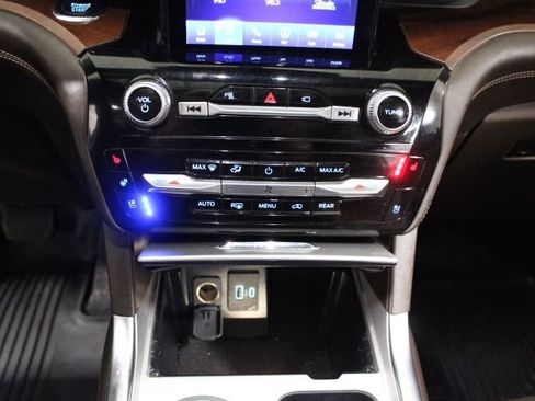 Used 2022 Ford Explorer King Ranch w/ Technology Package image 31