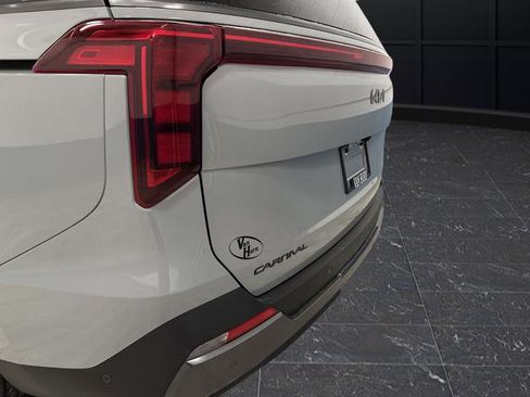 Used 2025 Kia Carnival SX w/ SX Dark Edition Package image 35