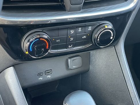 Used 2024 Buick Encore GX Sport Touring image 26