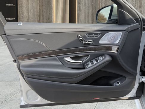 Used 2015 Mercedes-Benz S 550 Sedan w/ Premium 1 Package image 23