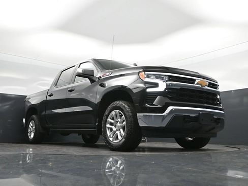 Used 2024 Chevrolet Silverado 1500 LT AWD/4WD image 27