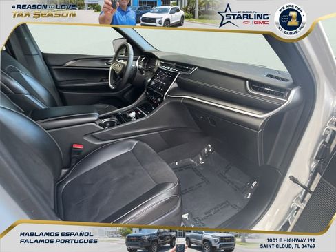 Used 2023 Jeep Grand Cherokee L Laredo image 32