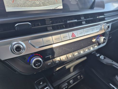 Used 2025 Kia Telluride S image 24